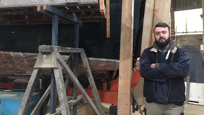 Rencontre avec un jeune charpentier de marine sur le chantier du dundee Lorette à Calais