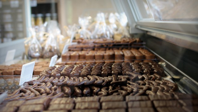 La chocolaterie de Chênelet à Landrethun-le-Nord propose une multitude de chocolats à déguster