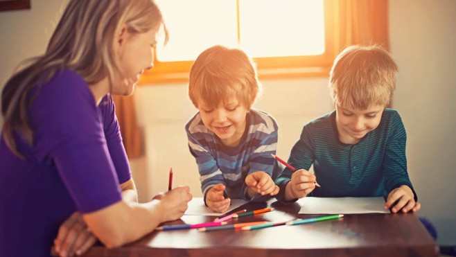 Confinement : comment gérer l'enseignement à distance pour les enfants ?