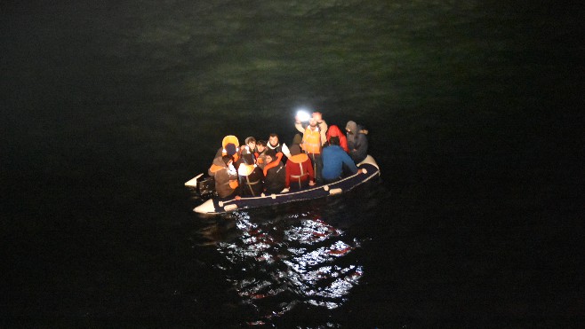 Sauvetage de 14 migrants à bord d'une embarcation au large du Touquet