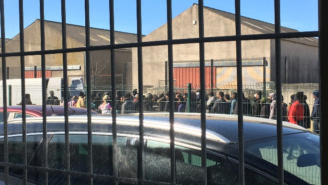 Non confinement des migrants : le coup de gueule d’une salariée de la zone des dunes à Calais.