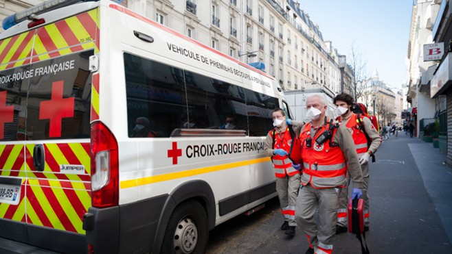La Croix Rouge renforce pompiers et ambulanciers pour le transport des patients 