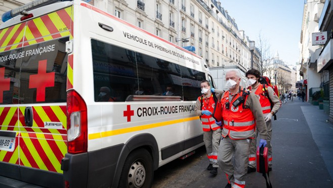 La Croix Rouge renforce pompiers et ambulanciers pour le transport des patients