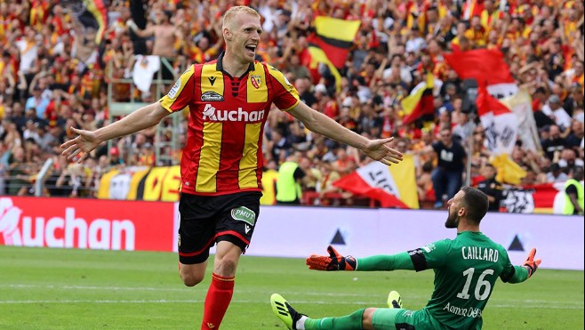 Football : Lens retrouve la Ligue 1, Lille jouera l'Europa League et Amiens est relégué en Ligue 2