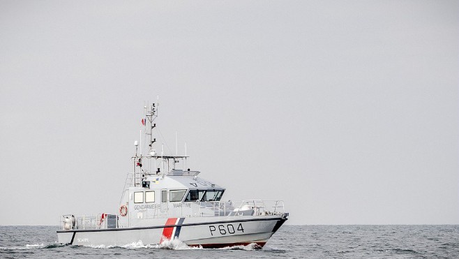 Six migrants secourus dans le chenal du port de Calais