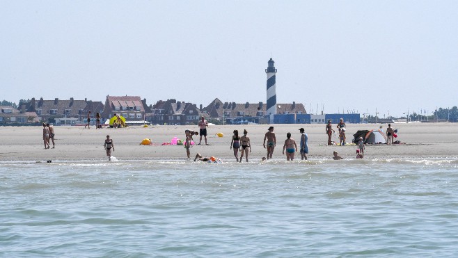 Après l'avoir perdu, la plage de Petit Fort Philippe a obtenu le Pavillon Bleu