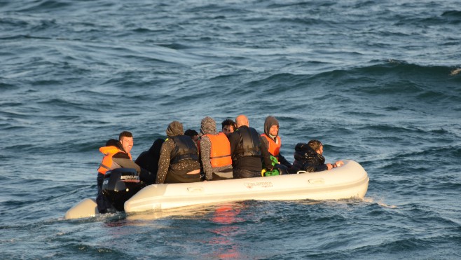 17 migrants secourus samedi matin dans le détroit du Pas-de-Calais