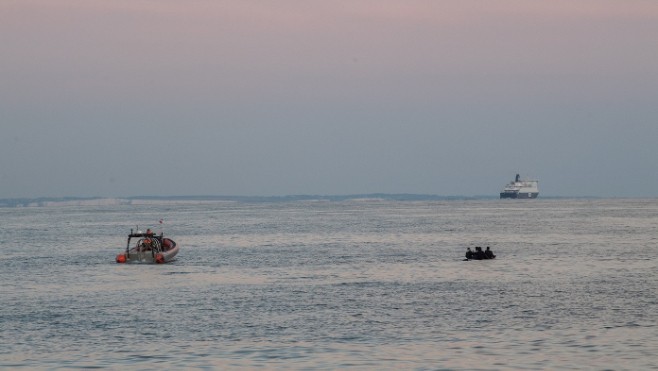 Les migrants tentent la traversée de la Manche en pleine journée !