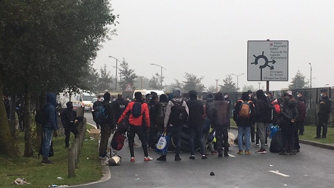 Plus de 600 migrants évacués du camp du Virval à Calais