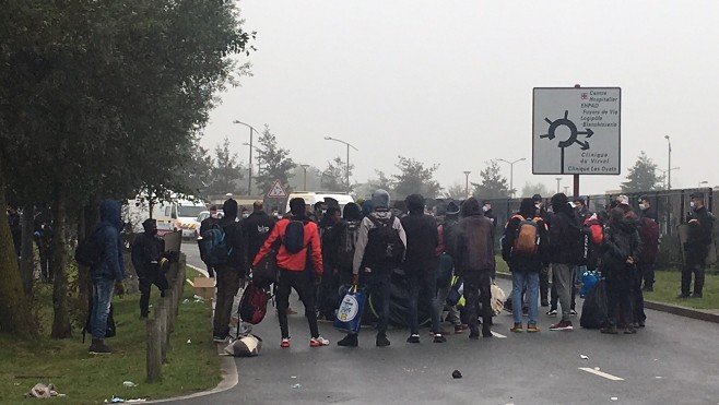 Plus de 600 migrants évacués du camp du Virval à Calais