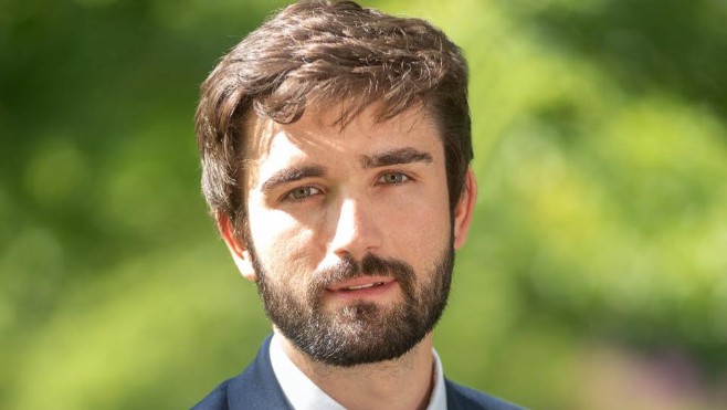 Somme: à 26 ans, Rémi Cardon, est le plus jeune sénateur de la Vème République