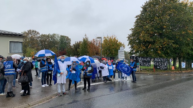 Campagne-les-Hesdin: manifestation des agents du foyer de vie pour une revalorisation de salaires