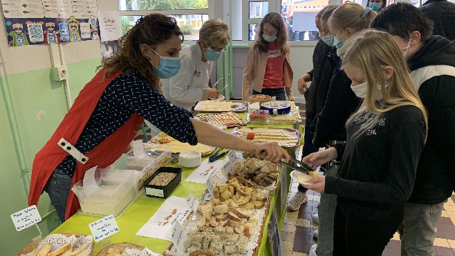 Fruges: des menus spéciaux pour la Semaine du Goût au collège Jacques Brel