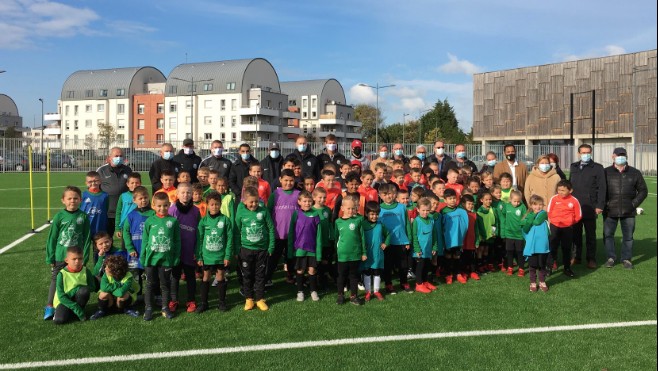 Calais Beau Marais Football peut jouer sur le terrain synthétique 