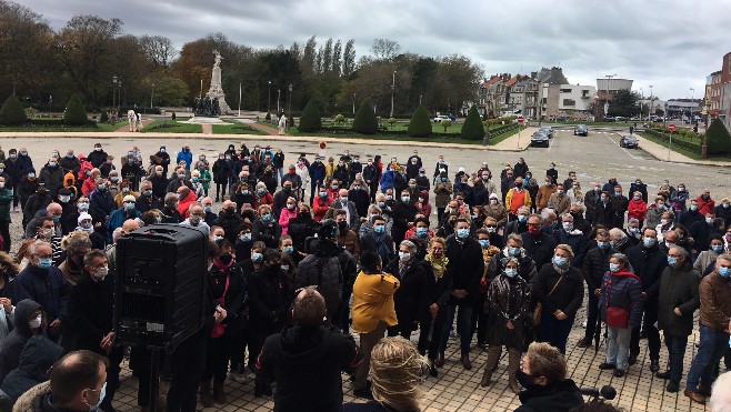 Emotion à Calais lors de l’hommage à Samuel Paty