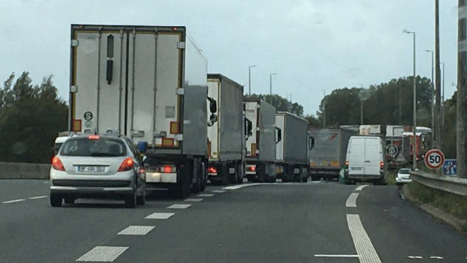 A16 coupée à Calais : tous les véhicules doivent sortir à Marck Est !