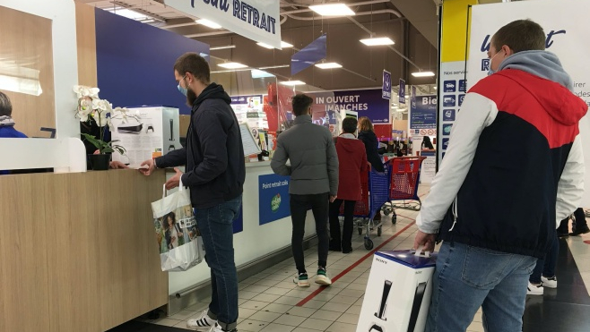 Les fans de jeux vidéos avaient rendez-vous avec la PS5 jeudi !