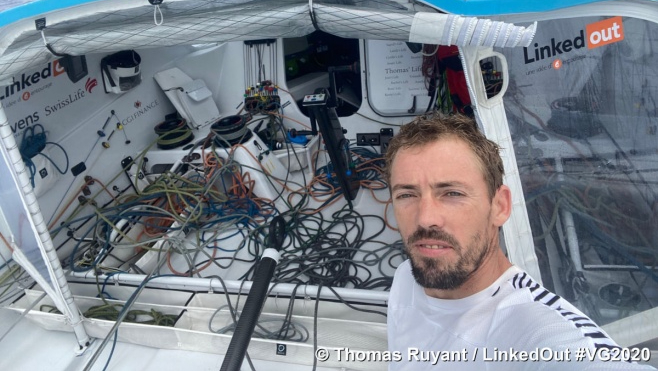 Vendée Globe : Thomas Ruyant subit une avarie sur un foil !