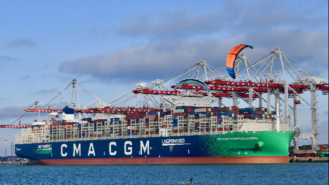 Première en France: escale du CMA CGM « Champs Elysées » au port de Dunkerque