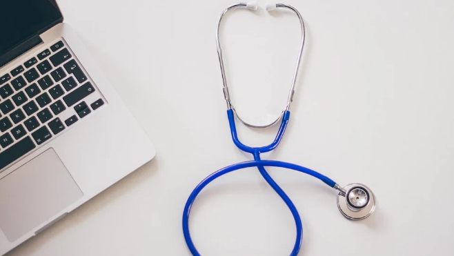Nouvelle souche de Covid : un médecin du Touquet témoigne de l’inquiétude de ses patients