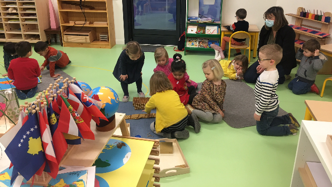  A Calais, succès de la classe de maternelle ambiance Montessori au sein de l’école Jeanne d’Arc 