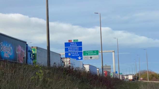A16 : délestage de la circulation dans le sens Dunkerque-Calais au niveau de l'échangeur 49 et de la bretelle d'insertion de l'échangeur 50