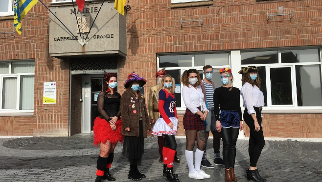 A Cappelle-la-Grande, les agents de la mairie se sont déguisés au bureau pour mardi gras !