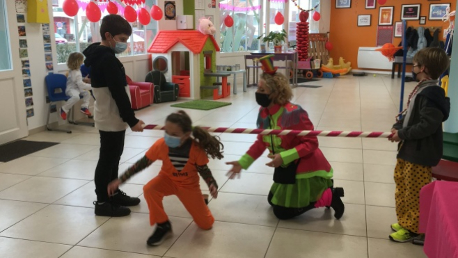 Les tout-petits, en vacances à Hardelot, ont fêté le carnaval à la Fun House !