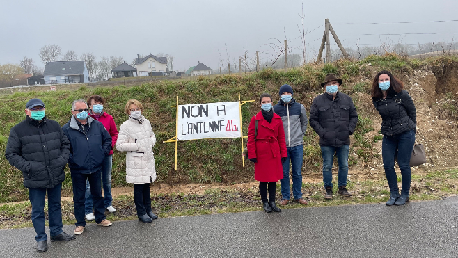 Verton: des riverains et futurs riverains s'insurgent contre l'implantation d'une antenne relais devant leurs maison