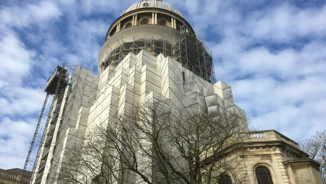 A Boulogne, un échafaudage recouvre presque entièrement la Cathédrale !