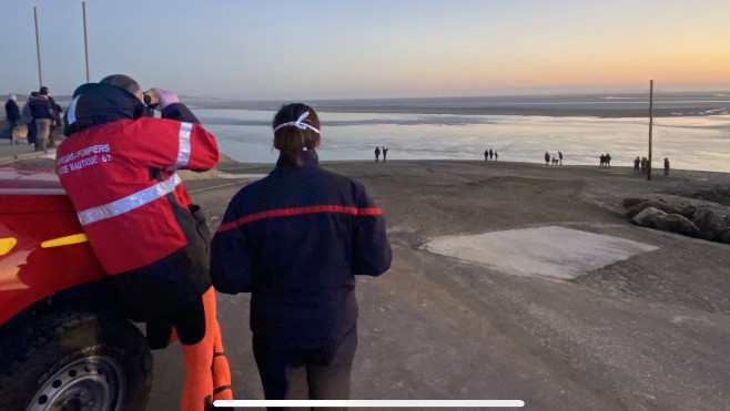Berck : deux touristes secourus par les pompiers en Baie d'Authie