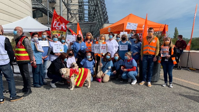 Manifestation des soignants du service réanimation de l'hôpital de Calais