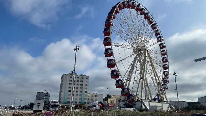 Berck: la Grande Roue en cours de montage, va ouvrir jeudi
