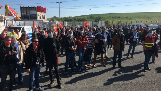 Gravelines : 150 personnes devant la Centrale Nucléaire 