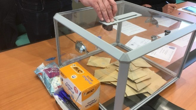 Elections : légère baisse du taux de participation à 12h00 dans la Région