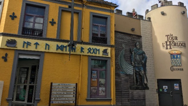 Plongez dans l’histoire de Guînes et sa région en visitant la Tour de l’Horloge