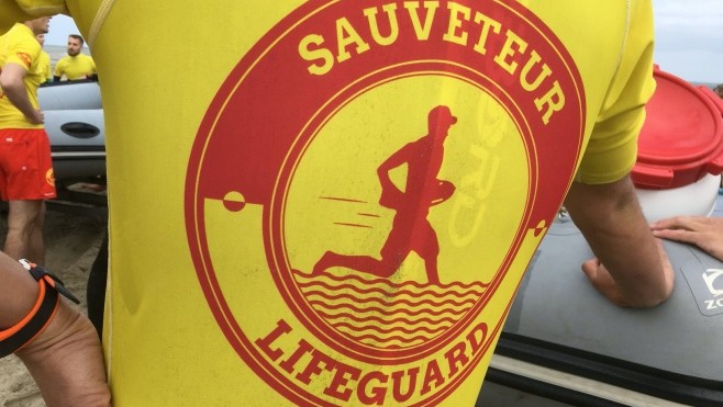 Dunkerque : des chaises hautes, un jet ski et de nouveaux maillots jaunes pour les sauveteurs !