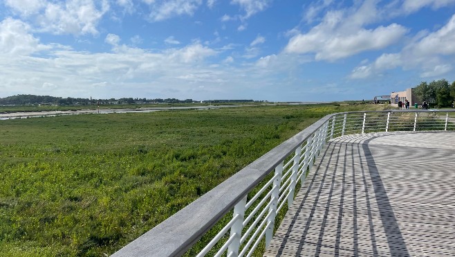 GPS des vacances: prenez un bol d'air sur la promenade sur pilotis à Etaples