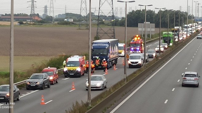 A16/Bourbourg : un accident entre plusieurs véhicules fait un blessé léger