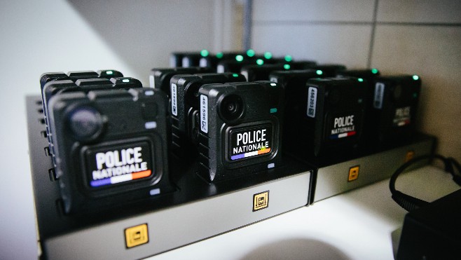 Pas-de-Calais: les policiers désormais équipés de caméras piétons