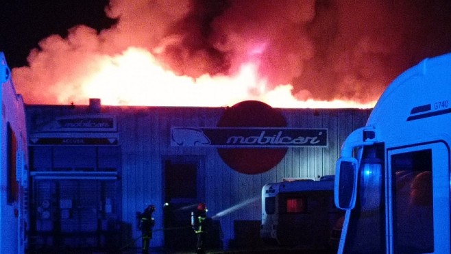 Berck : une société de camping-cars ravagée par un incendie