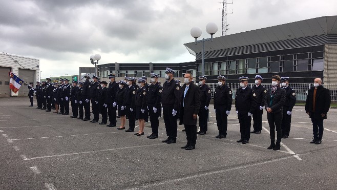 Une trentaine de fonctionnaires de la Police Aux Frontières décorés vendredi à Coquelles