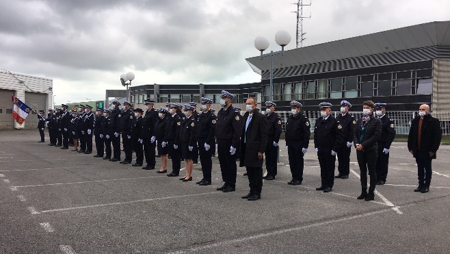 Une trentaine de fonctionnaires de la Police Aux Frontières décorés vendredi à Coquelles 