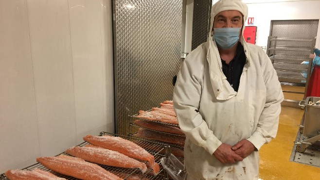A Capécure, l'entreprise Bourgain et fils fume le poisson depuis 100 ans.