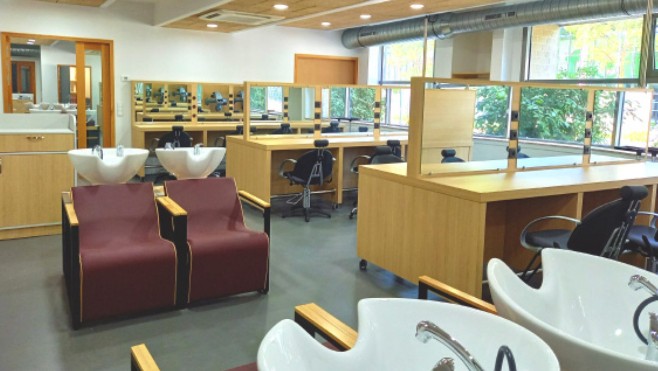 La formation coiffure s'installe au CEFRAL Dunkerque.