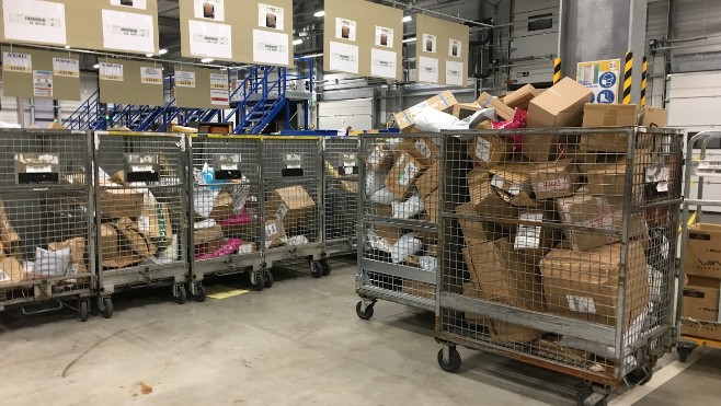 13 000 colis par jour sont traités par la Poste à Marquise !