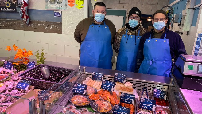 Série gourmande: hors d'oeuvre au saumon, à la St Jacques et fruits de mer à la Poissonnerie Claudio à Fort Mahon