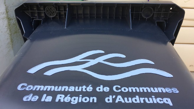 Les nouveaux bacs de déchets de la Région d'Audruicq sont dotés de puces...désactivées !