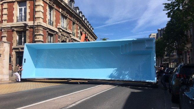 A Calais, une piscine a bloqué le boulevard Jacquard !