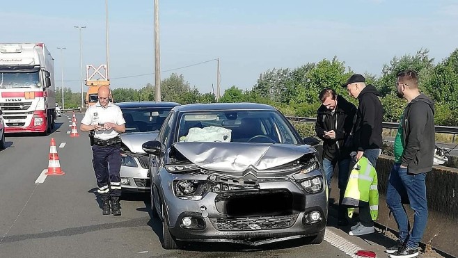 Loon-Plage : un accident entre 4 véhicules a provoqué des kilomètres de bouchons sur l'A16